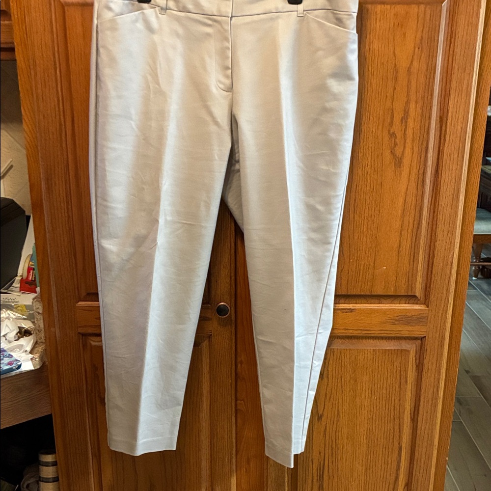 Liz Claiborne Light Gray Ankle Pants size 16